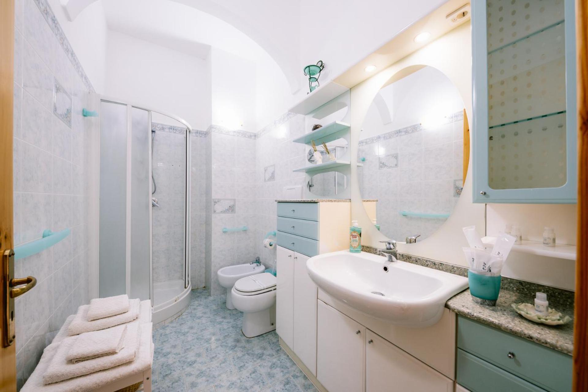 Infinity Experience Casa Vacanza Incantevole Con Terrazzo Scala Exterior photo